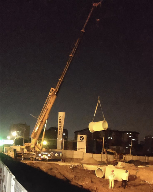 禹王台区“弯臂矫正”—— 吊车的 “形变补偿” 技术