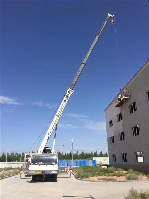 禹王台区“轻装强干”—— 吊车的 “轻量化臂架” 技术